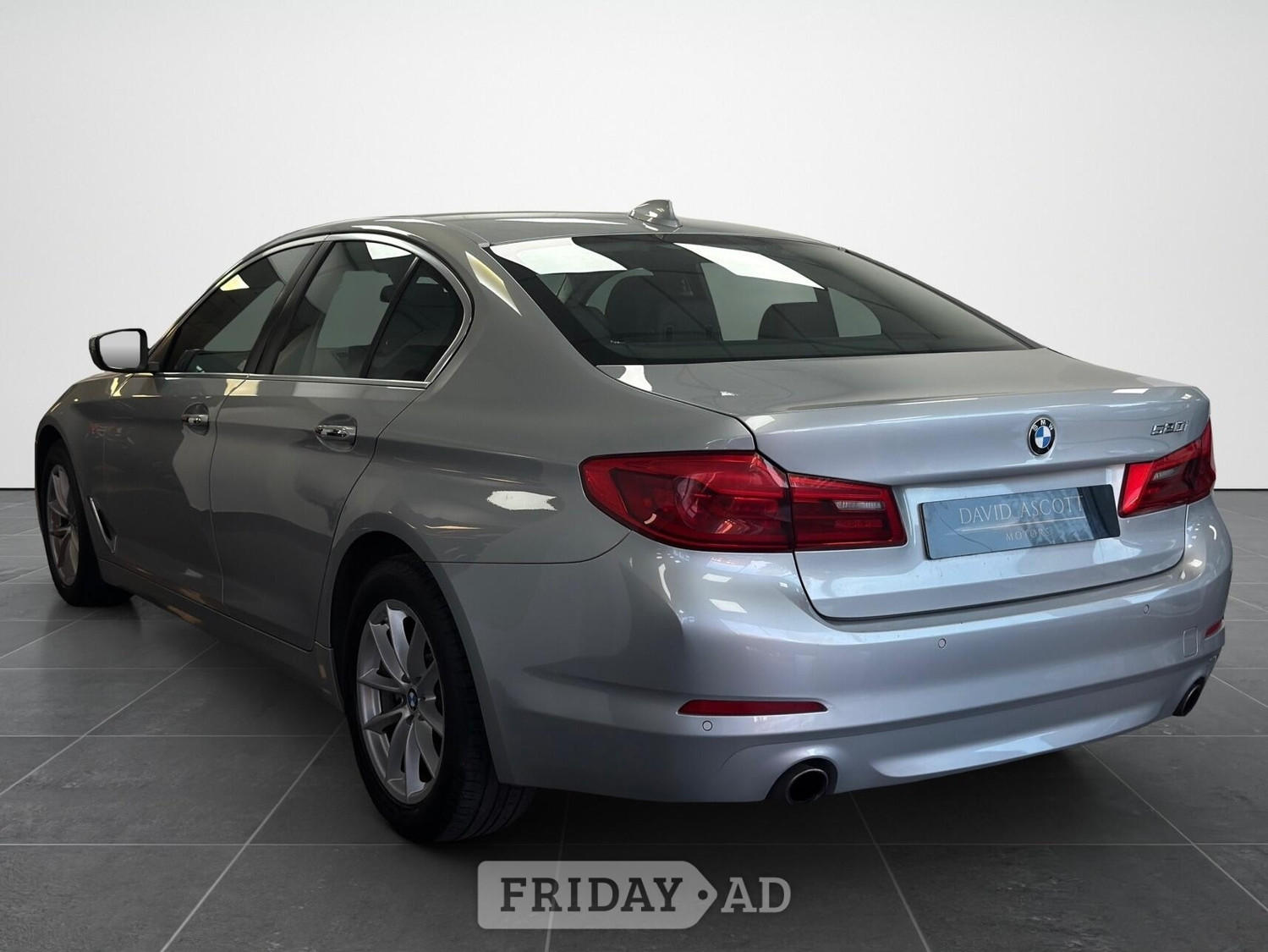 [ berth ]BMW 5 Series