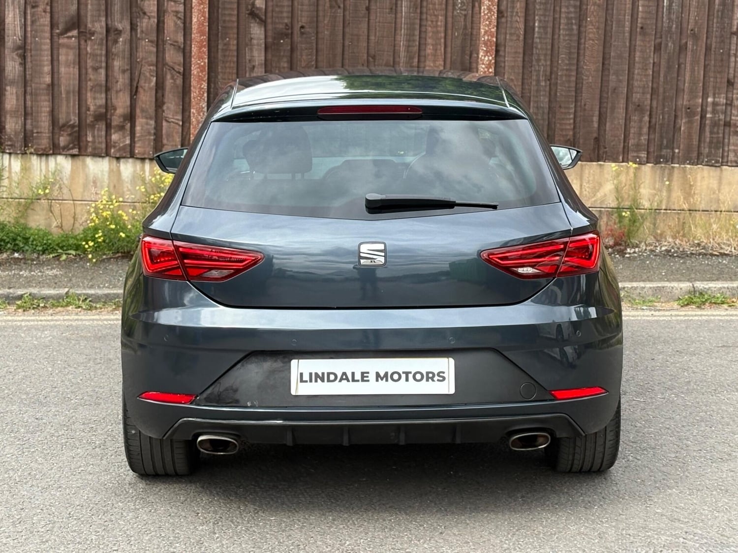 [ berth ]SEAT Leon