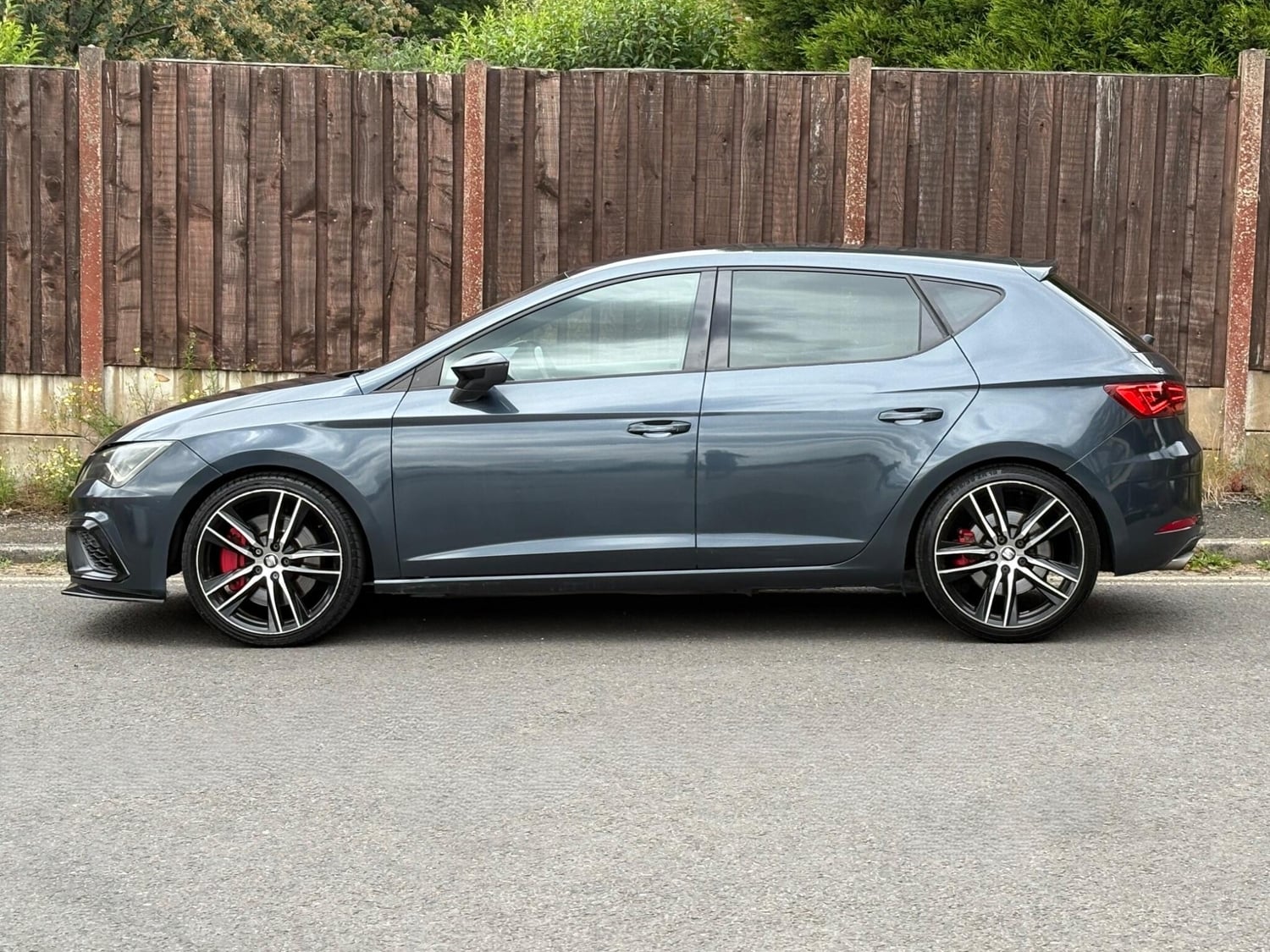 SEAT Leon 2019 - Cars