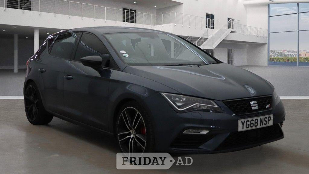 SEAT Leon 2019 in Oldham