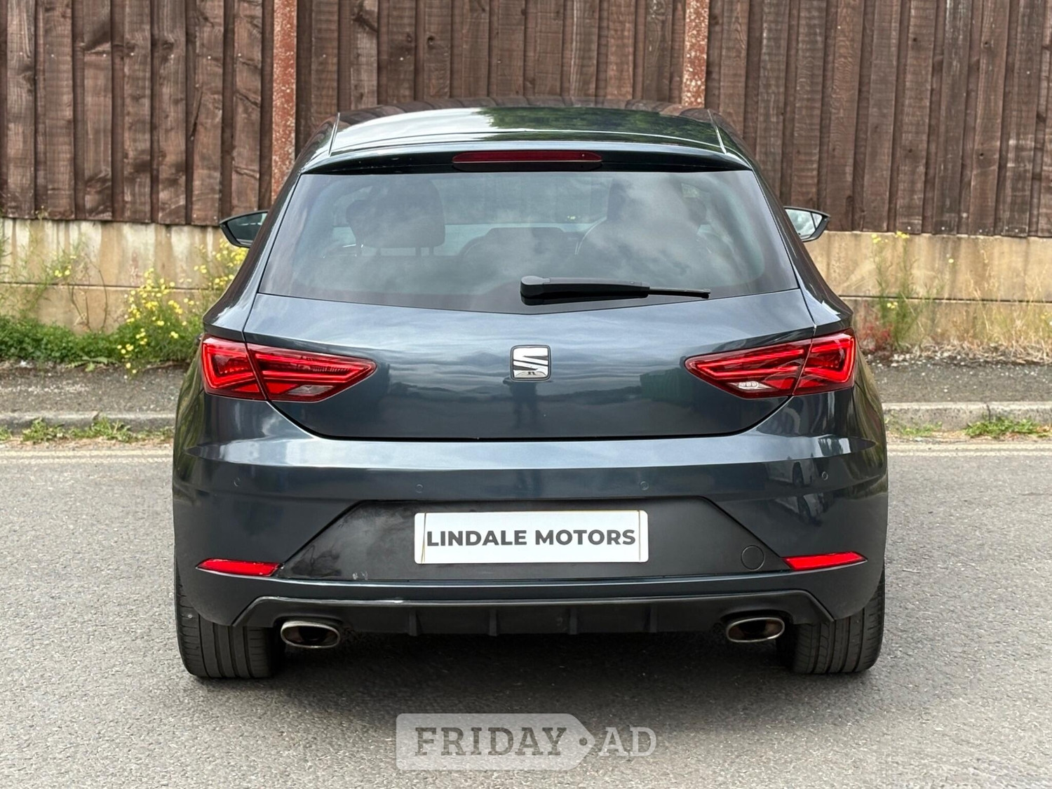 [ berth ]SEAT Leon