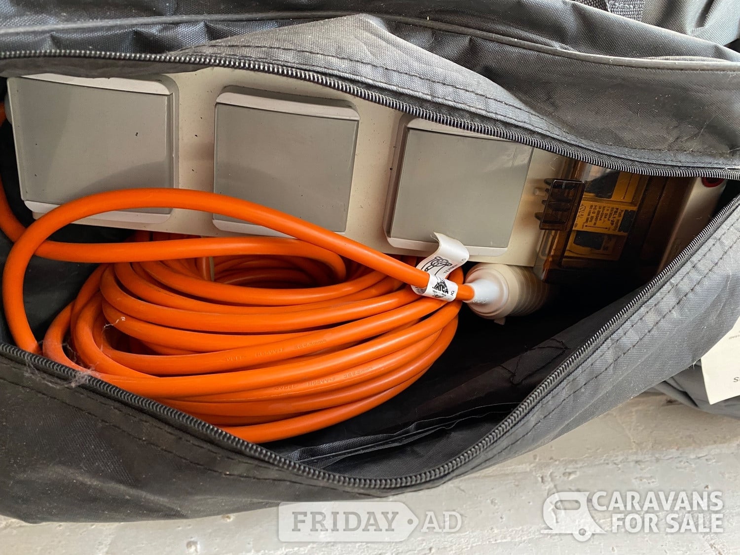 Mobile mains power unit 3 socket 