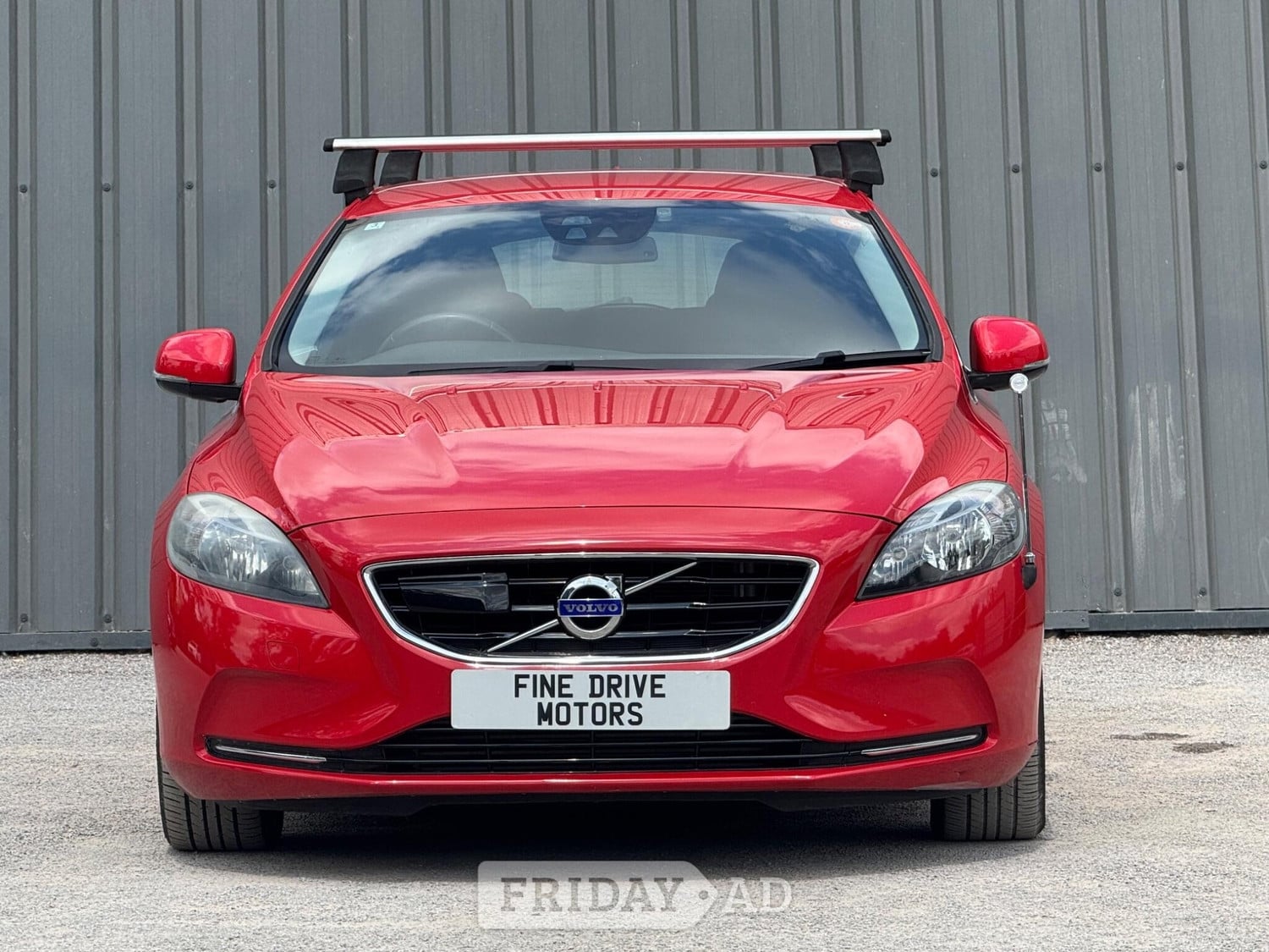 Volvo V40 Farnham