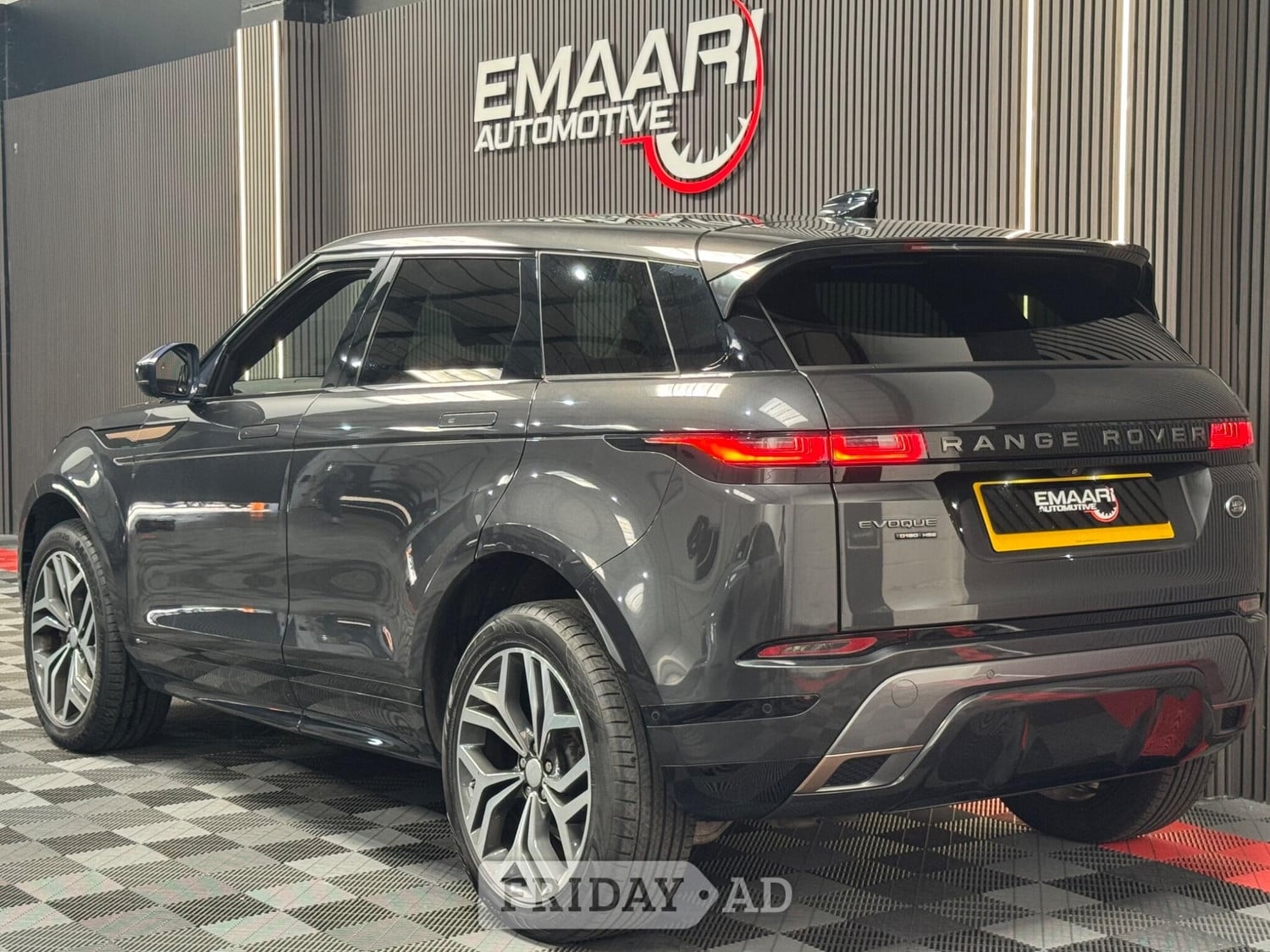 [ berth ]Land Rover Range Rover Evoque