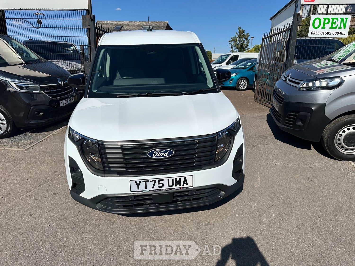 [ berth ]Ford Transit Courier
