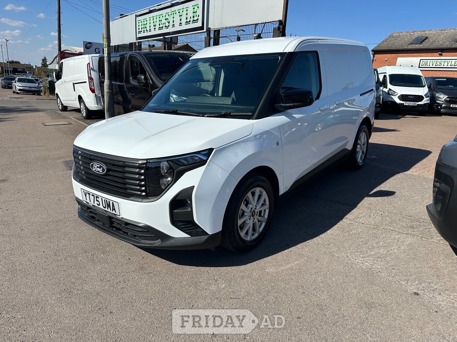 Ford Transit Courier 2025 - Vans & Commercial Vehicles in Dunstable
