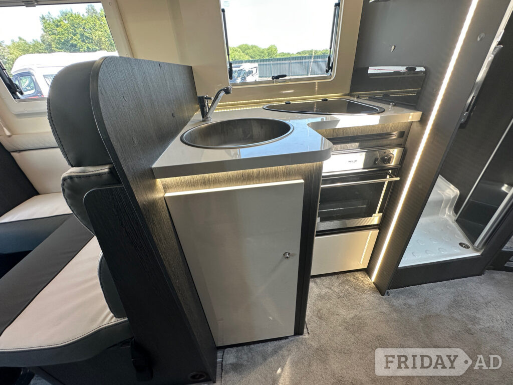 Roller Team Zefiro 696 2026 for sale - Motorhomes & Caravans