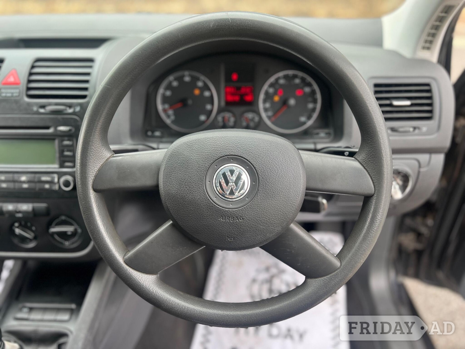 Volkswagen Golf 2004 - Cars