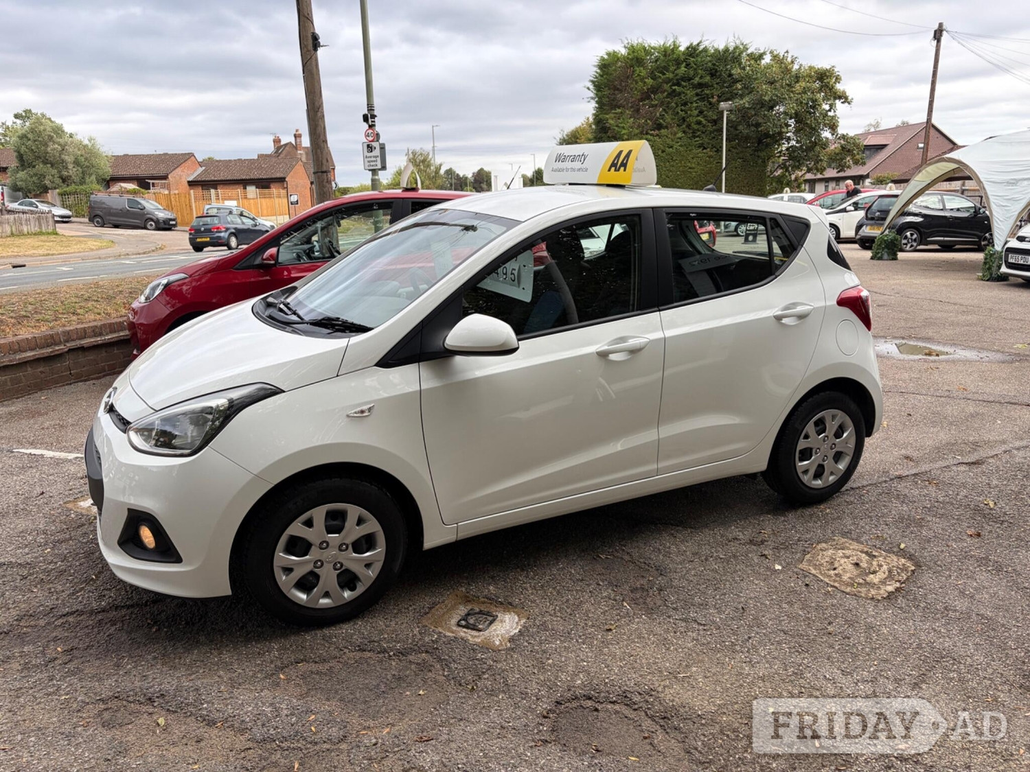 Hyundai i10 2016 - Cars in Betchworth