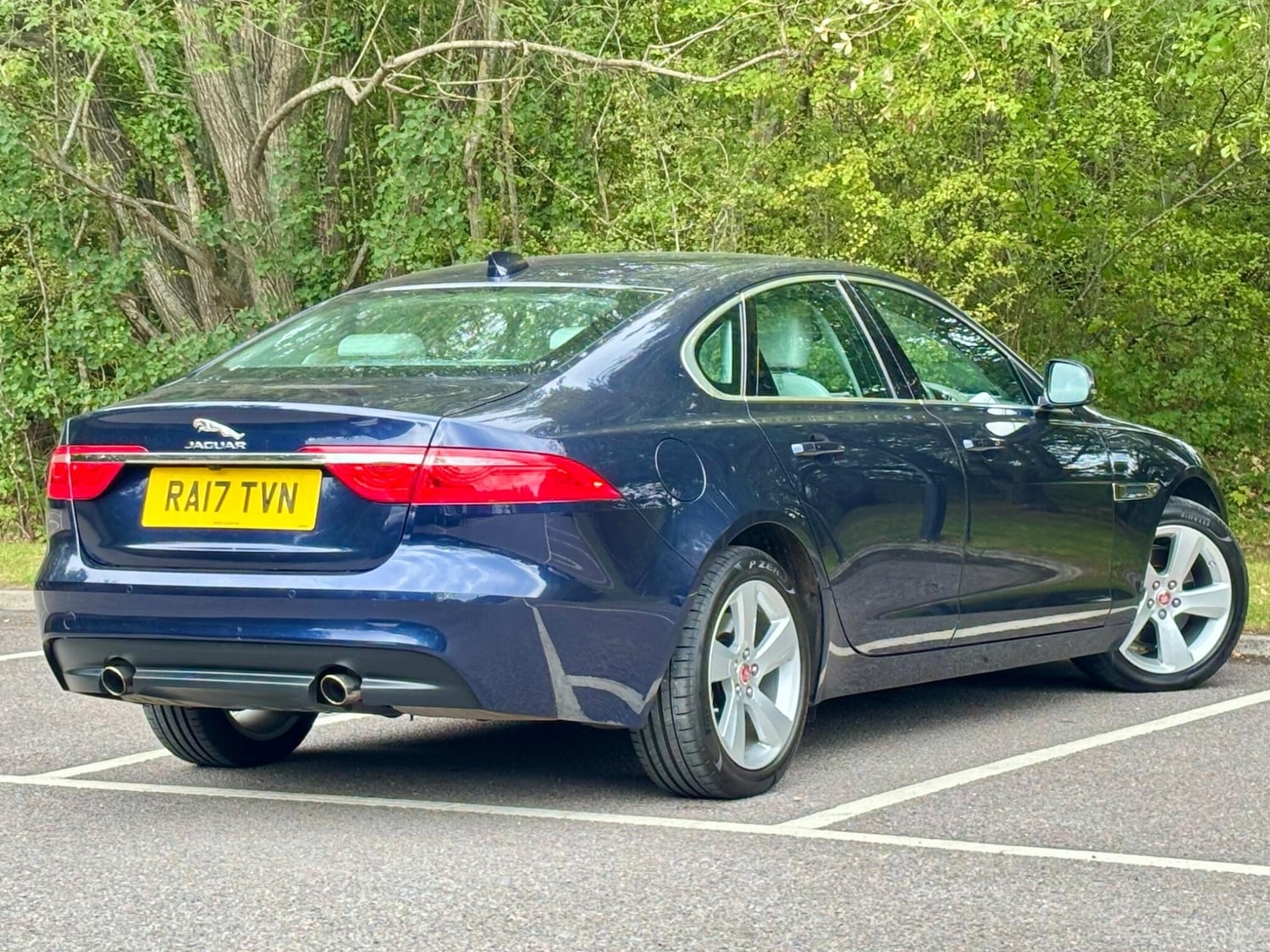 Jaguar XF 2017 - Cars