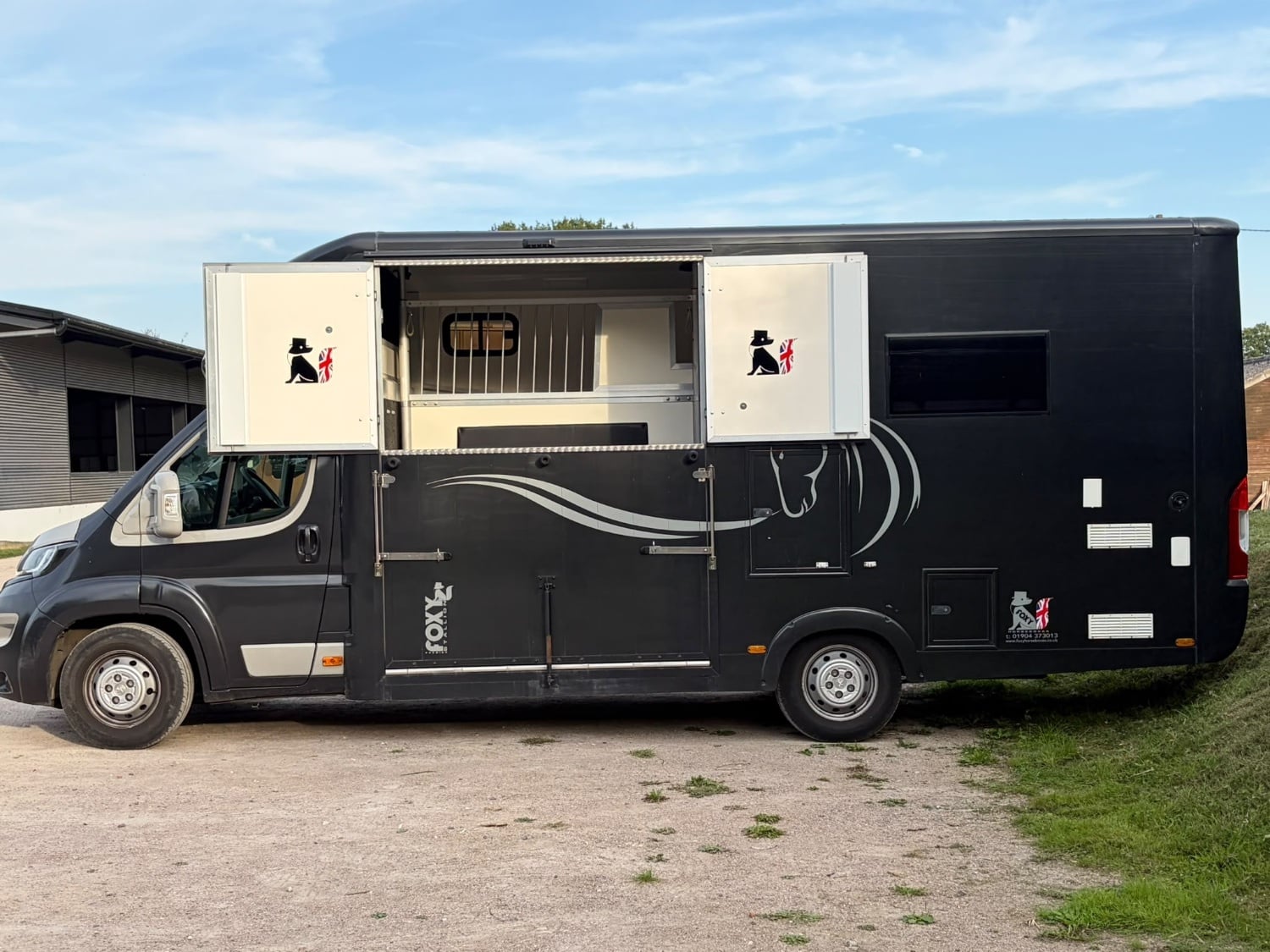 Foxy Foxy weekender Peugeot Horsebox - Trailers & Horseboxes