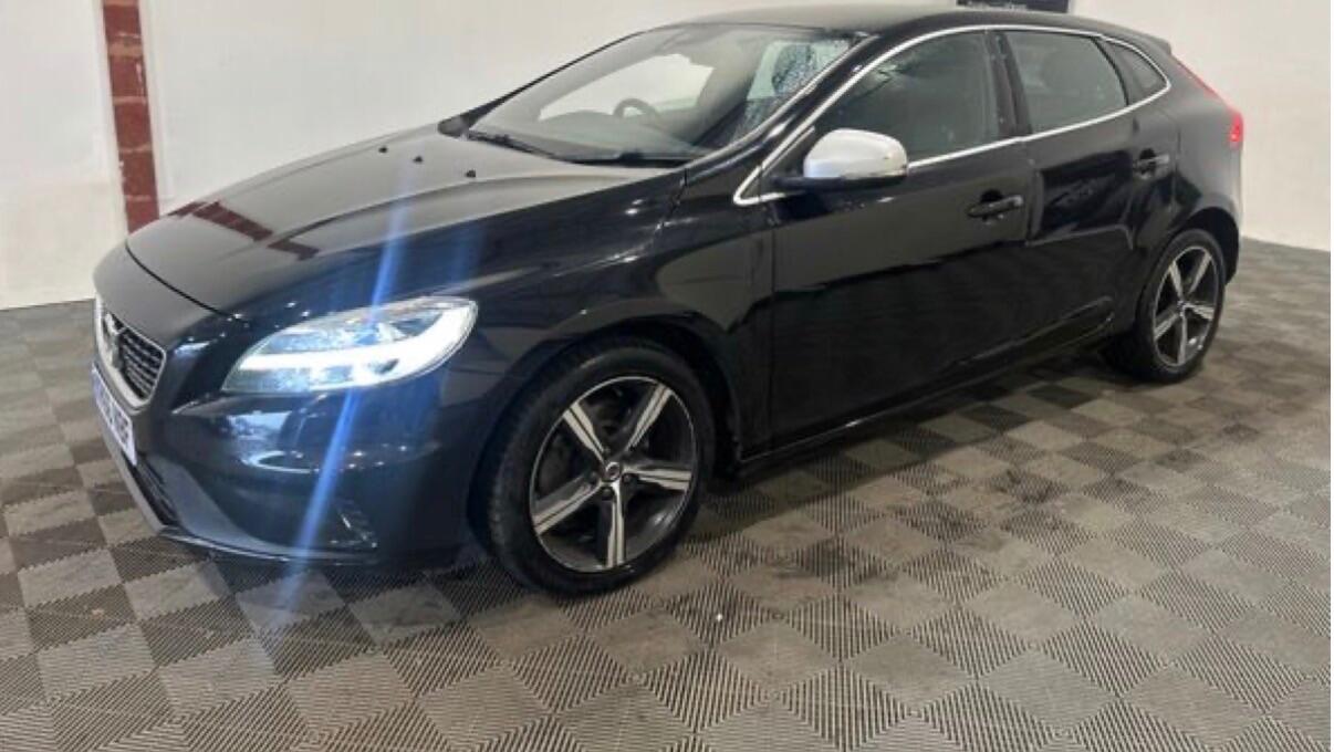 Volvo V40 Lewes
