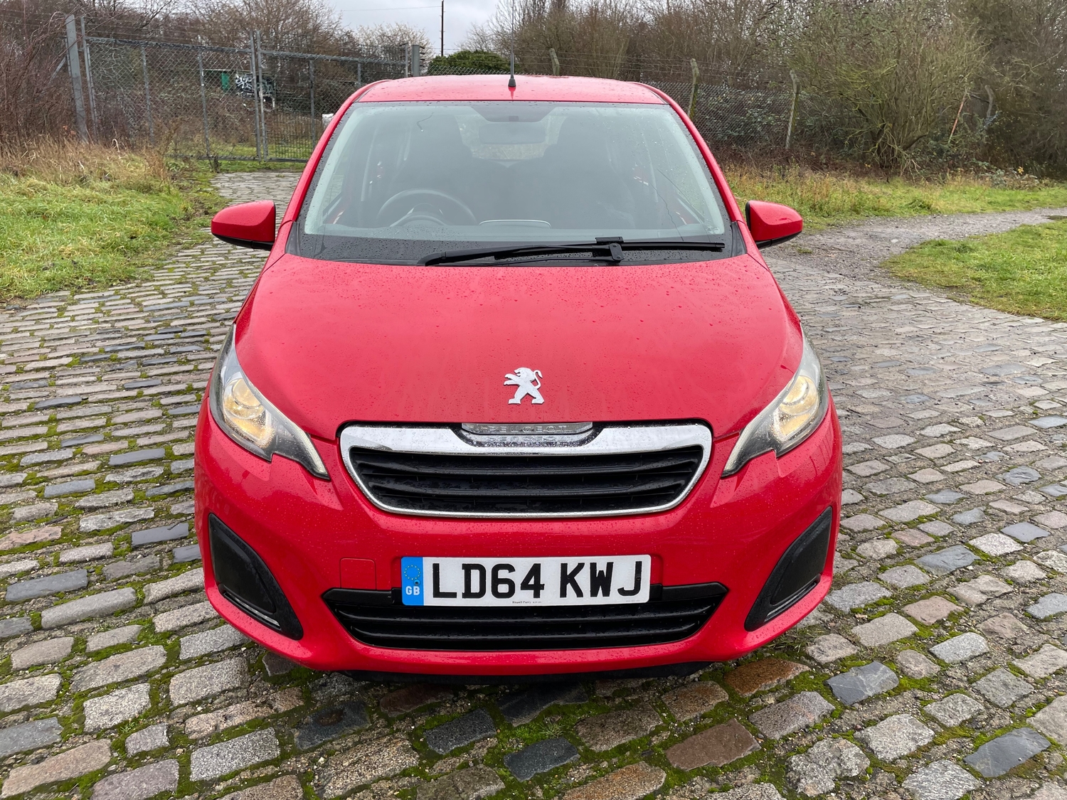 [ berth ]Peugeot 108