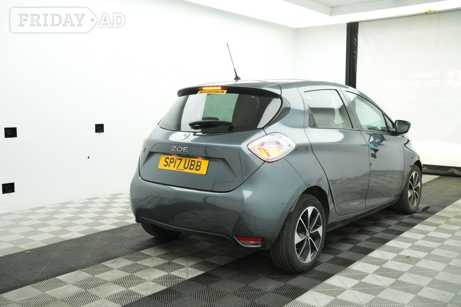 Renault Zoe 2017 - Cars in Uxbridge