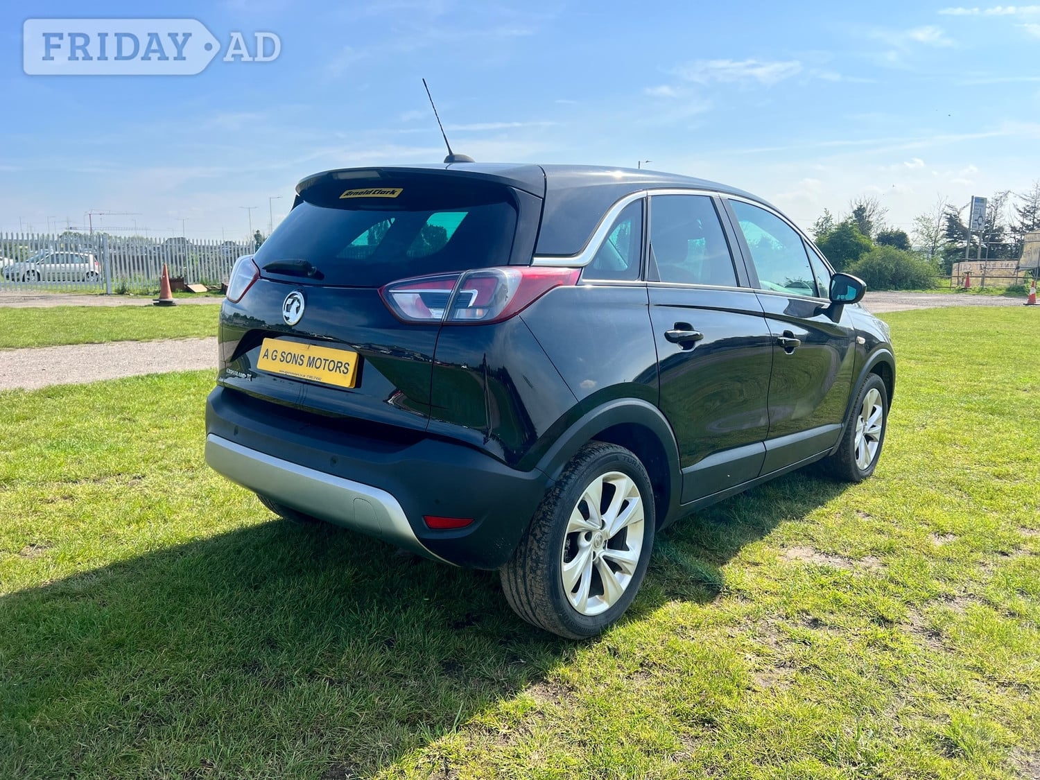 Vauxhall Crossland X 2019 - Cars in Havering