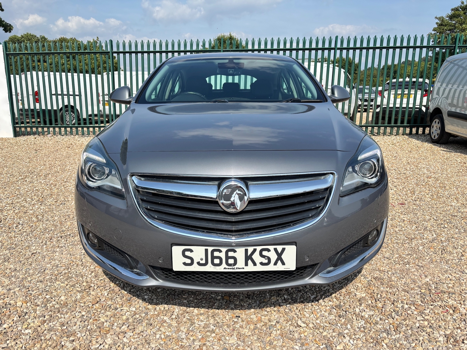 [ berth ]Vauxhall Insignia