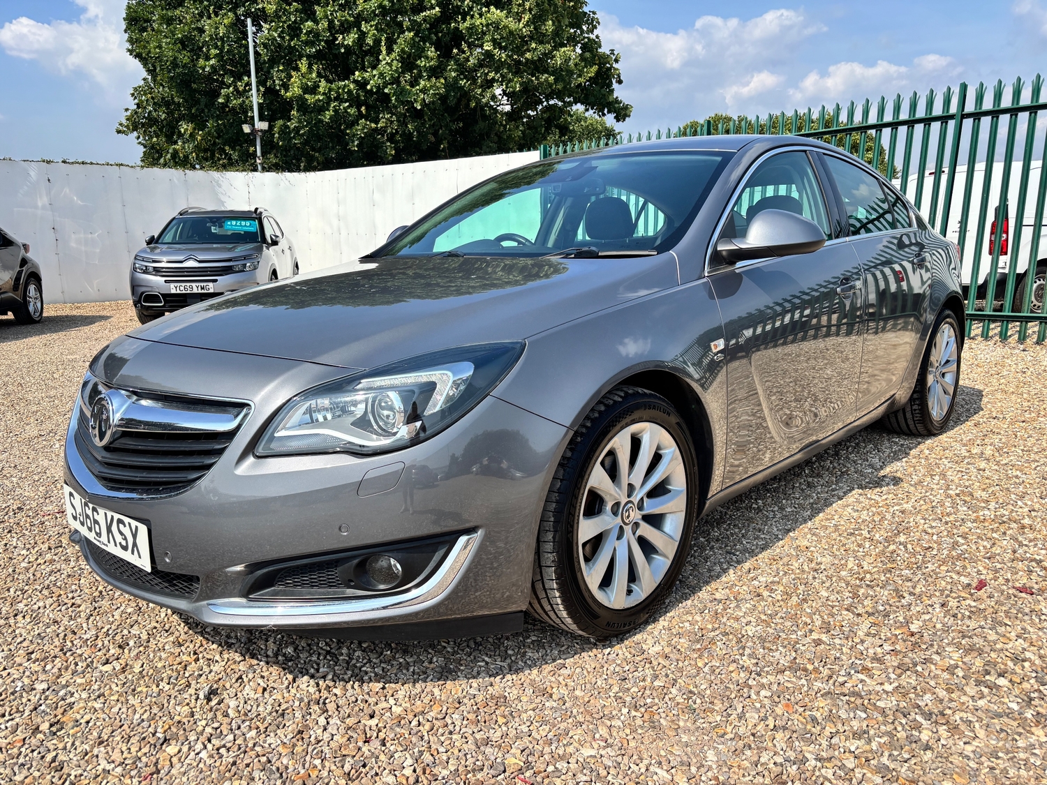 Vauxhall Insignia 2016 - Cars in Axminster