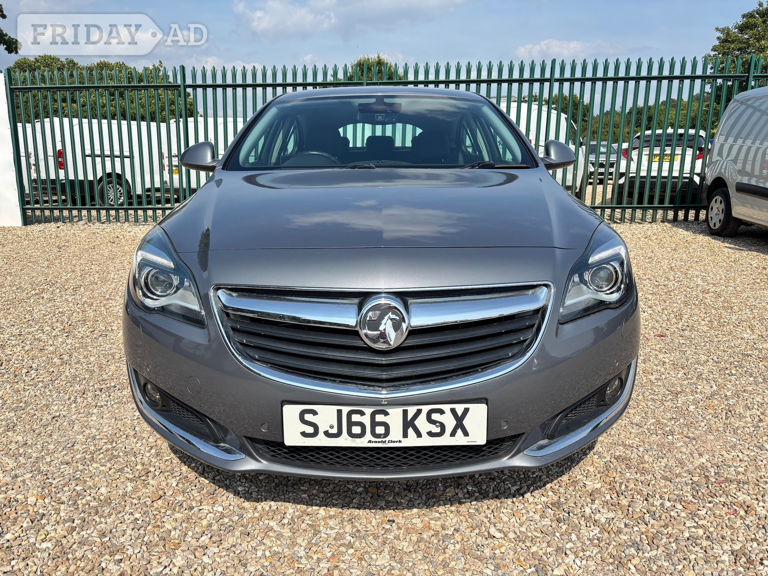 [ berth ]Vauxhall Insignia
