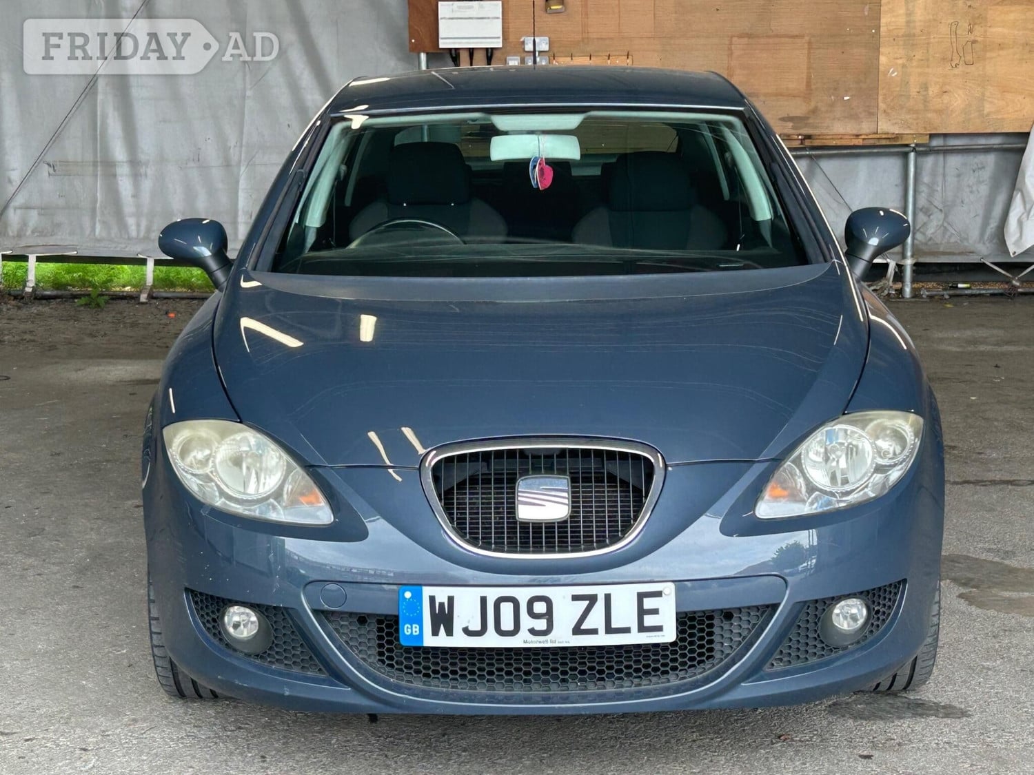 [ berth ]SEAT Leon