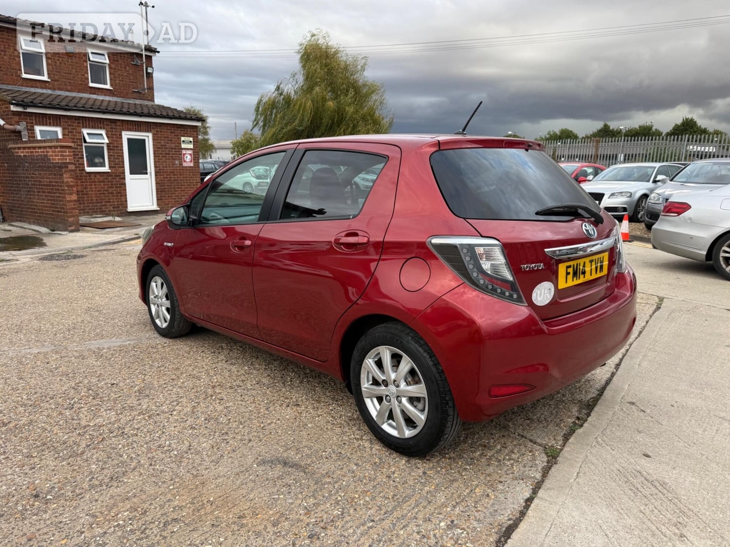 Toyota Yaris 2014 - Cars in Leighton Buzzard