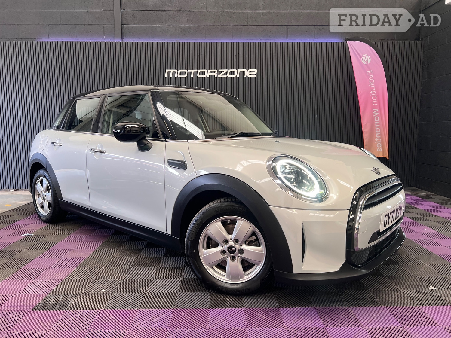 Mini Hatch 2022 in Durham