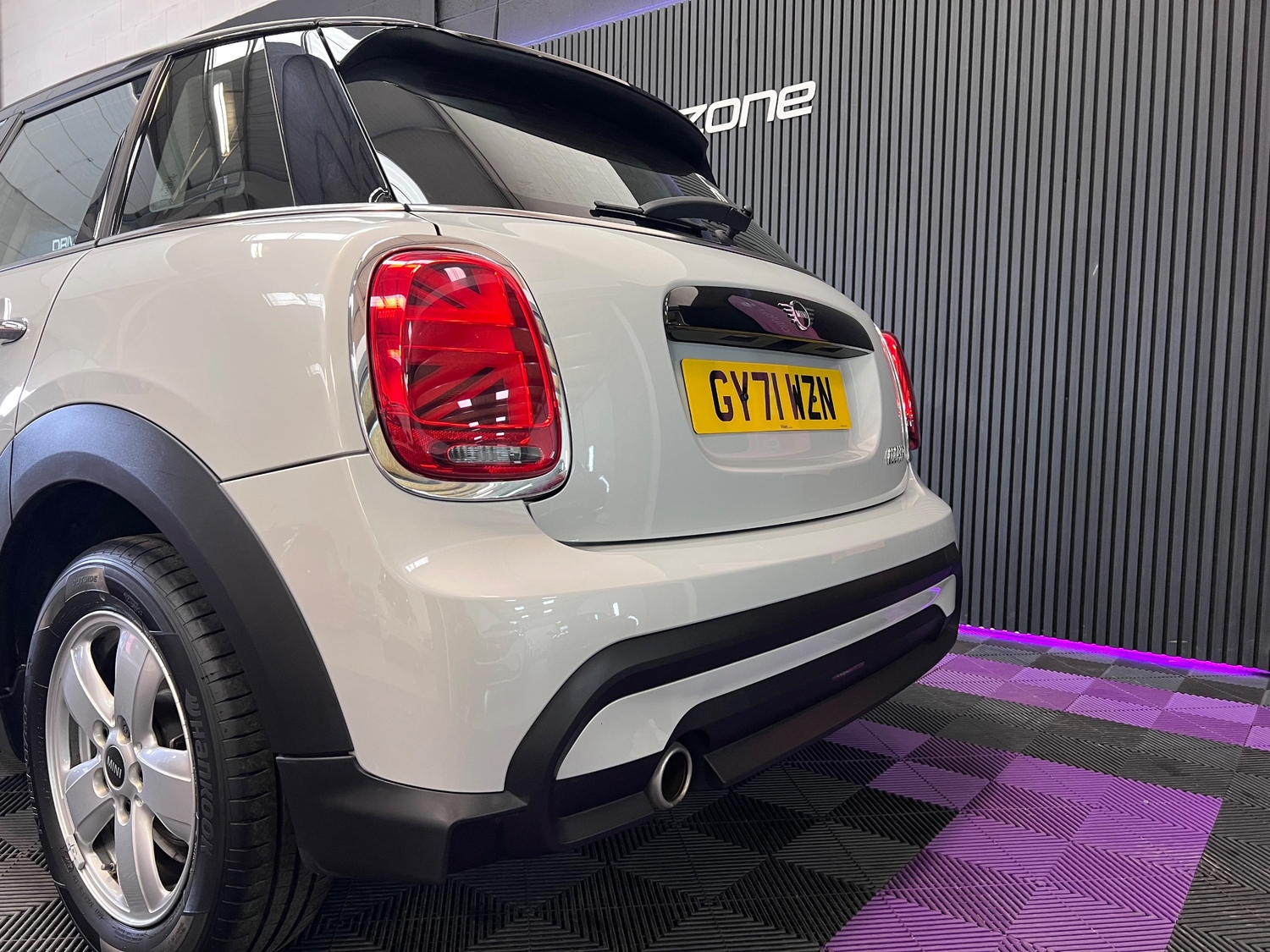 [ berth ]Mini Hatch