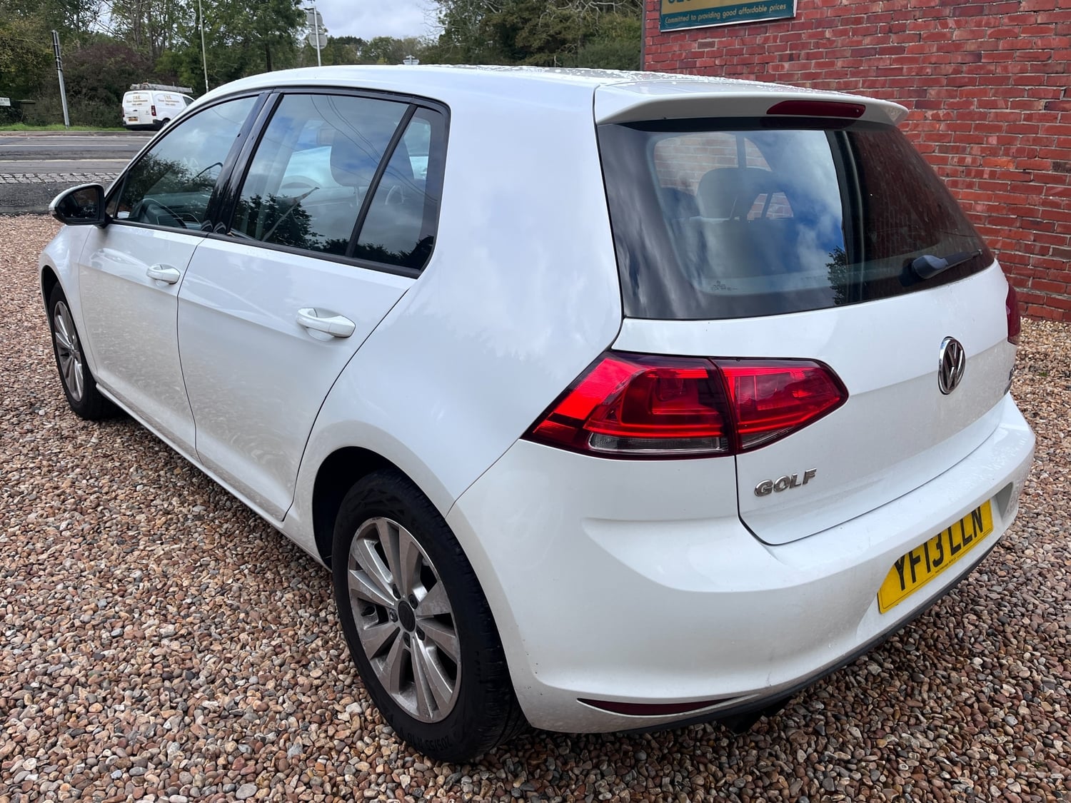 Volkswagen Golf 2013 - Cars