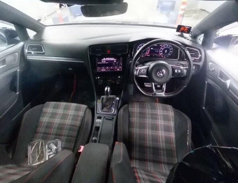 [ berth ]Volkswagen Golf