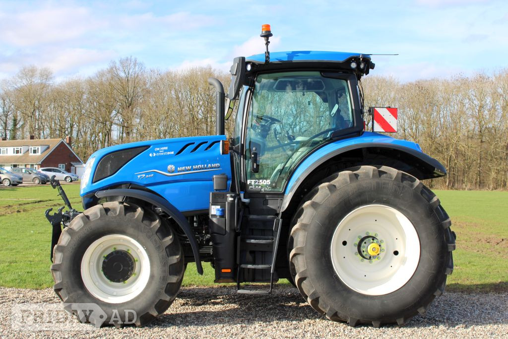 [ berth ]New Holland T7.245PCSW