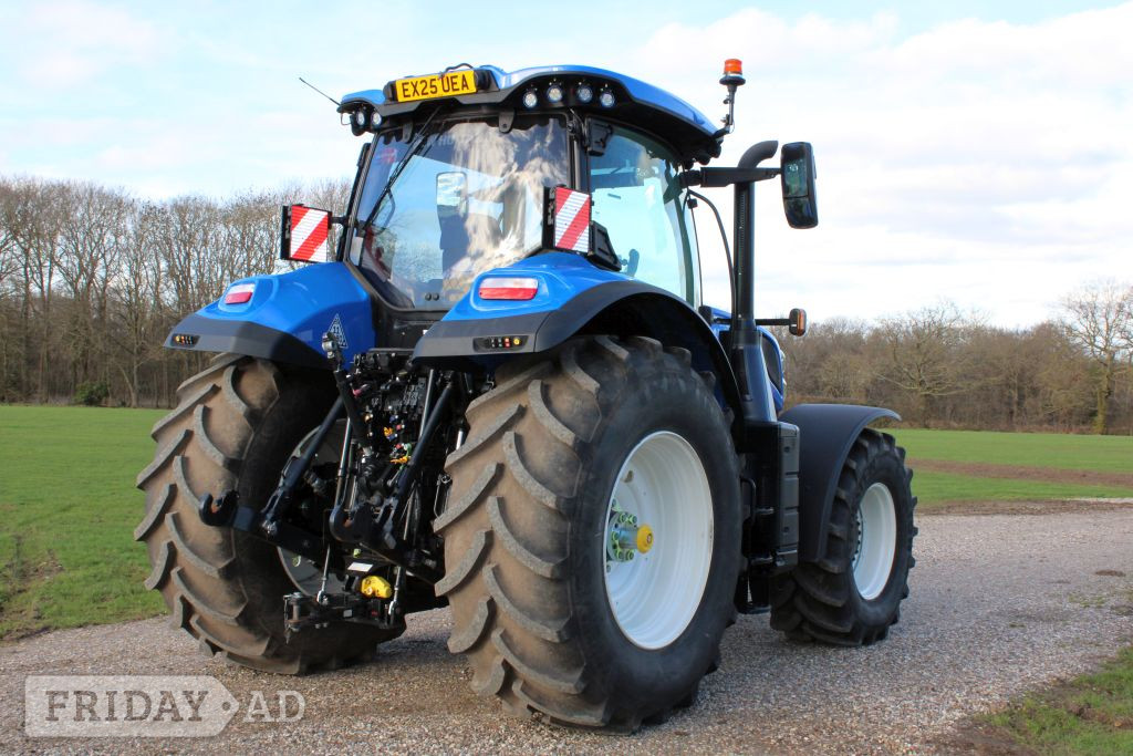 New Holland T7.245PCSW () Tractor - Farm & Agricultural Vehicles
