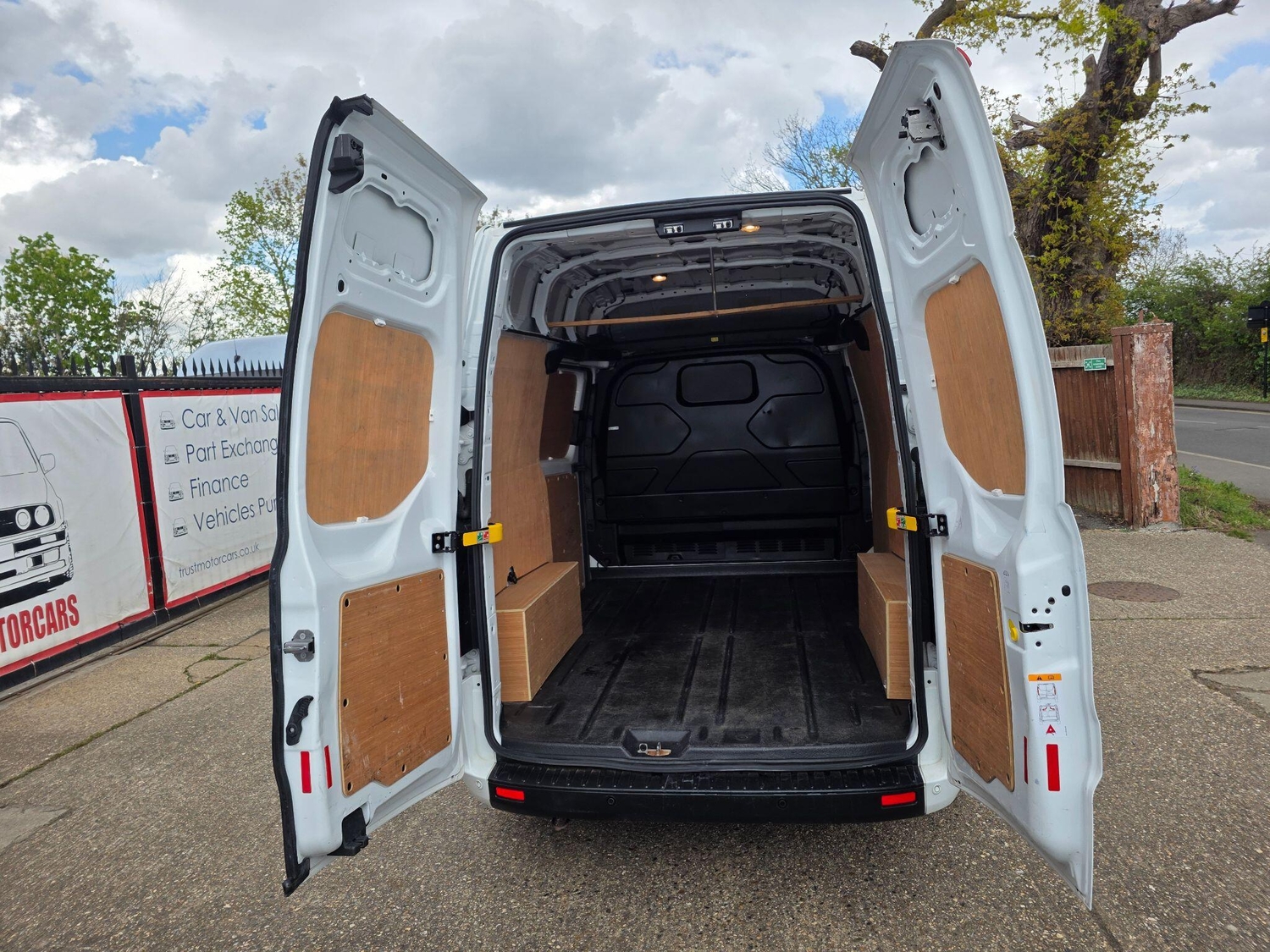 Ford Transit Custom 2020 - Vans & Commercial Vehicles