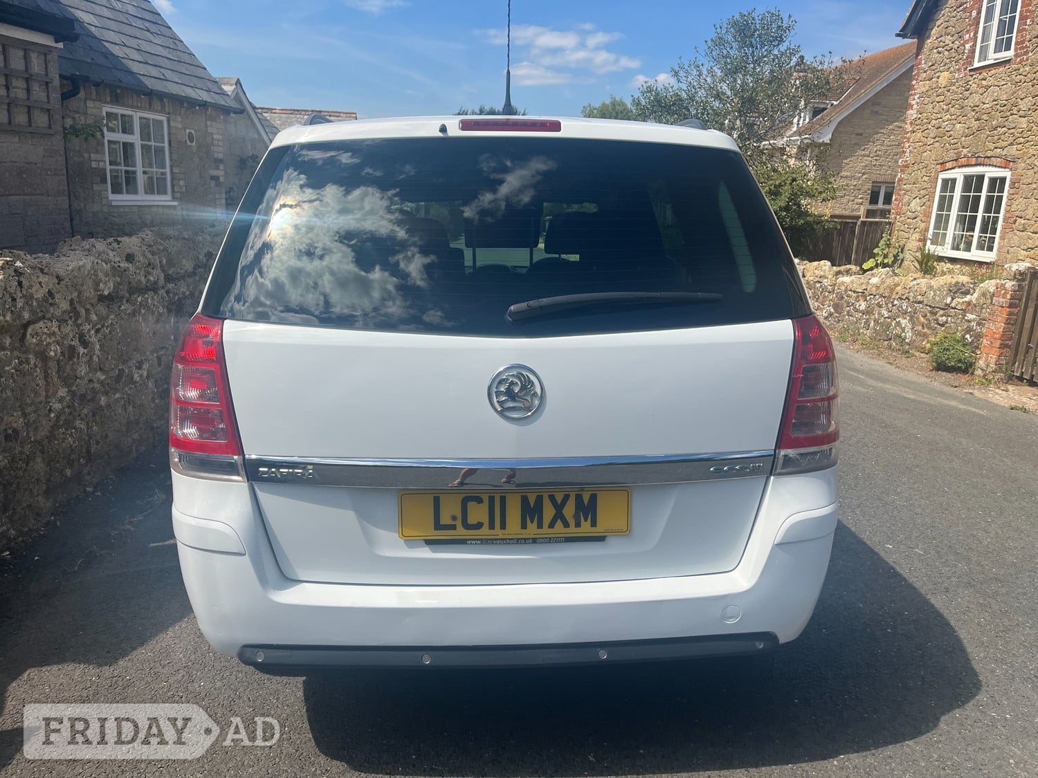 Vauxhall Zafira 2011 - Cars in Newport