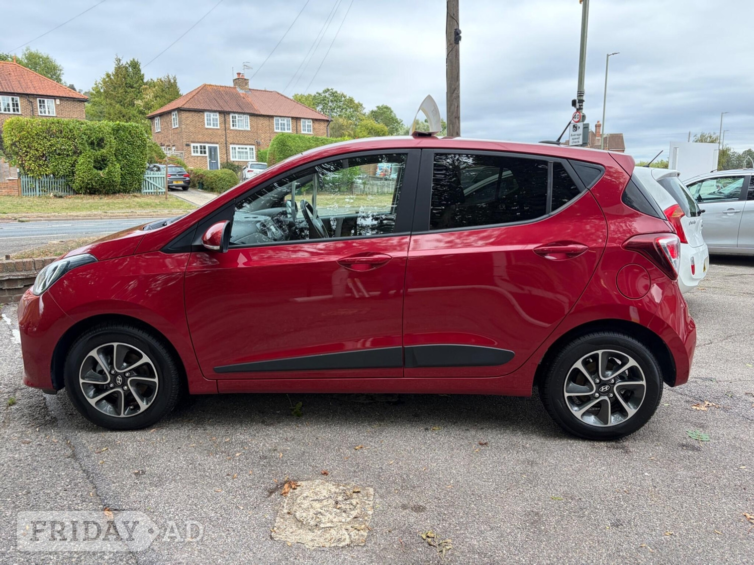 Hyundai i10 2017 - Cars in Betchworth