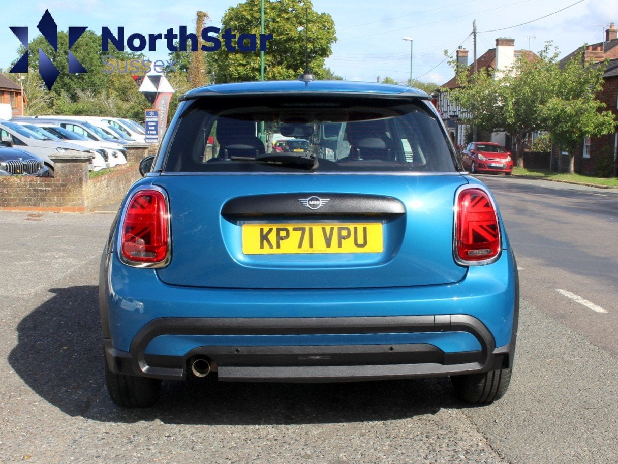 Mini Hatch 2021 - Cars