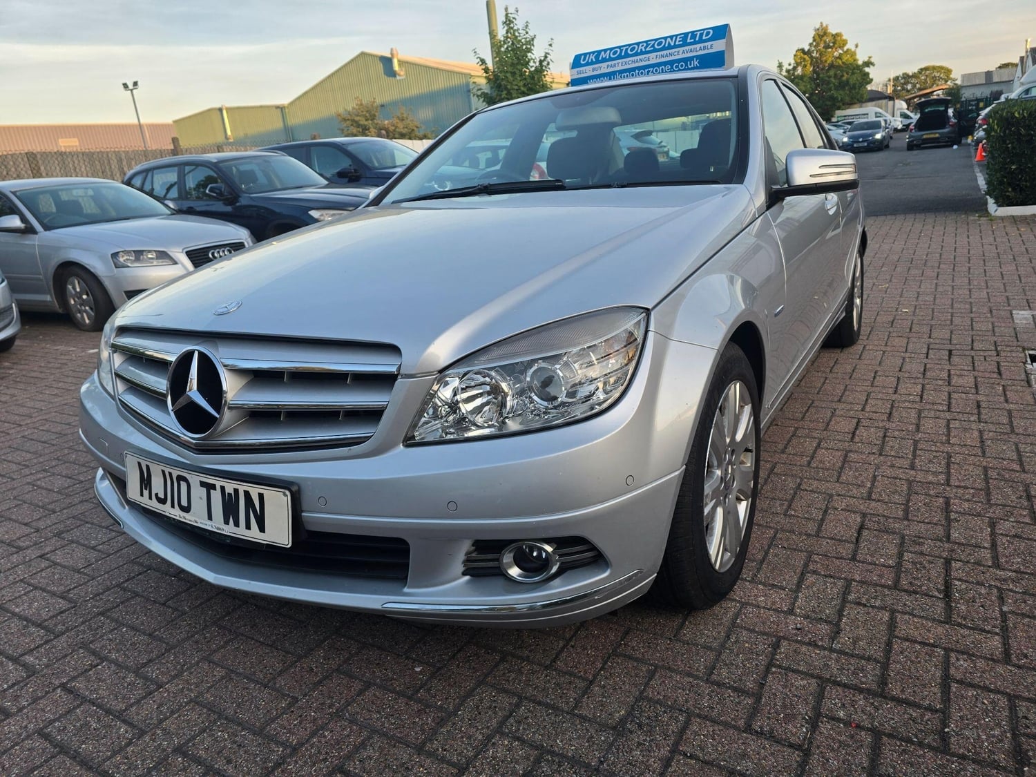 [ berth ]Mercedes-Benz C Class