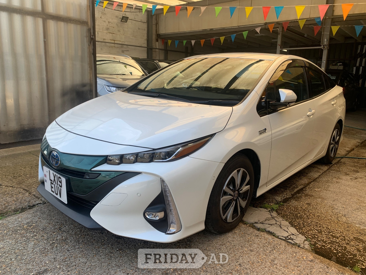Toyota Prius 2019 - Cars