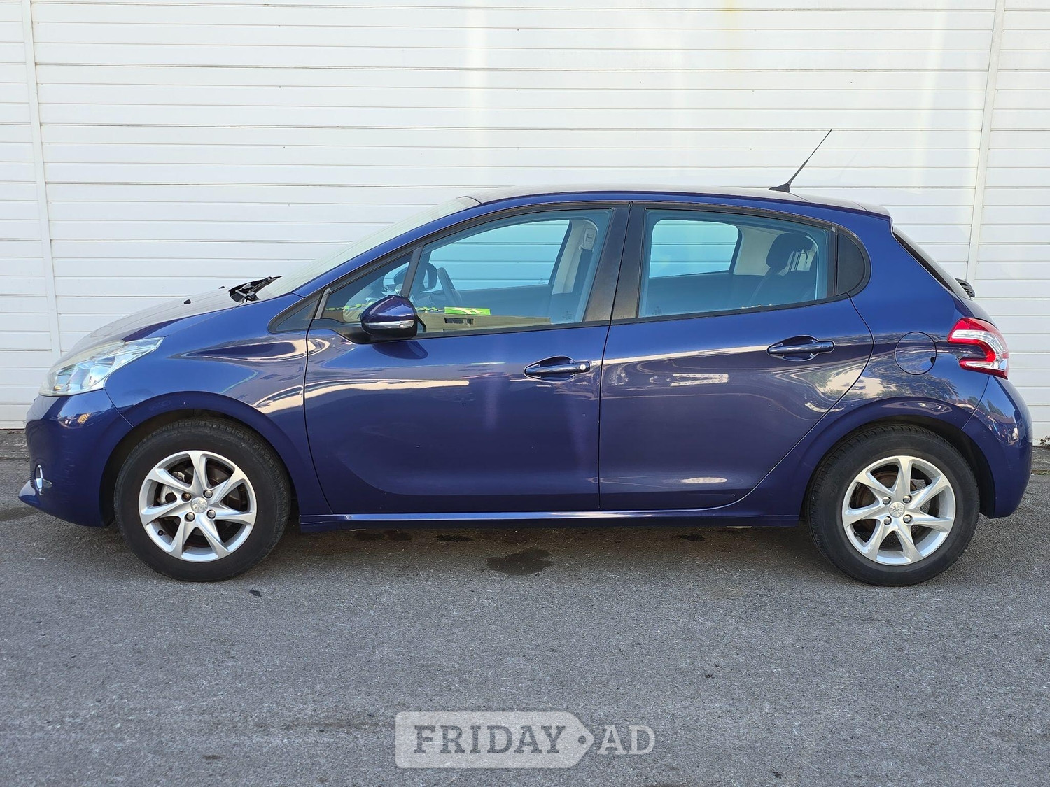 Peugeot 208 2015 - Cars