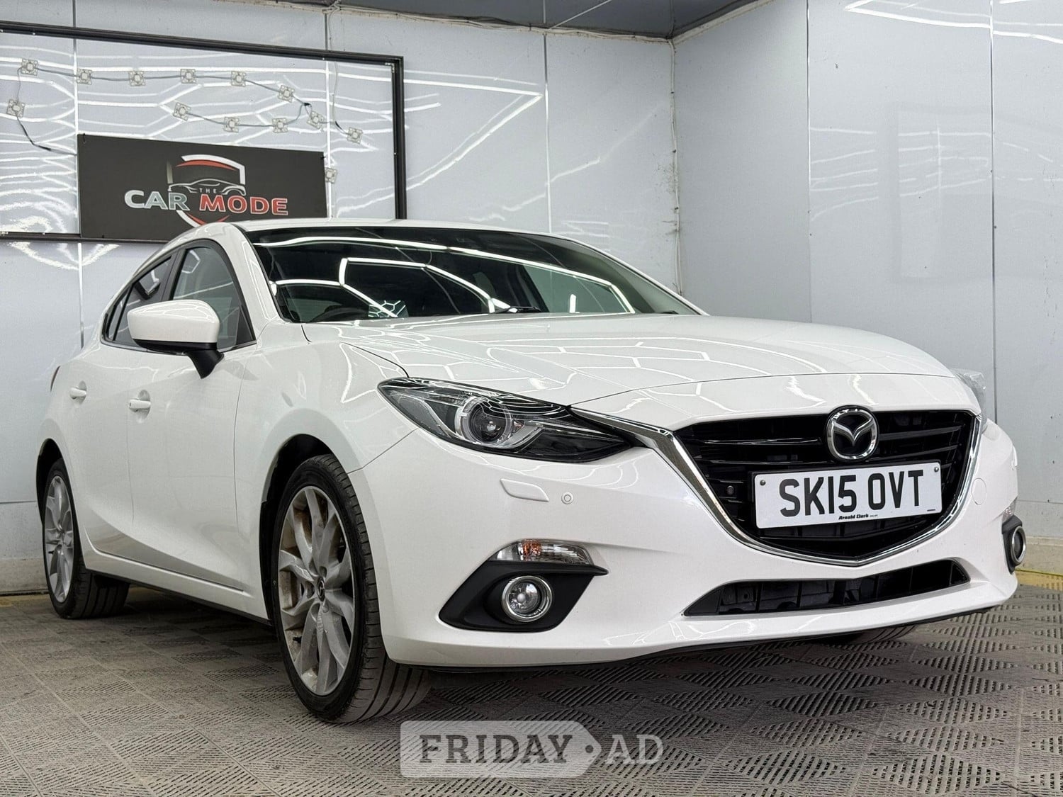Mazda 3 2015 - Cars in Hillingdon