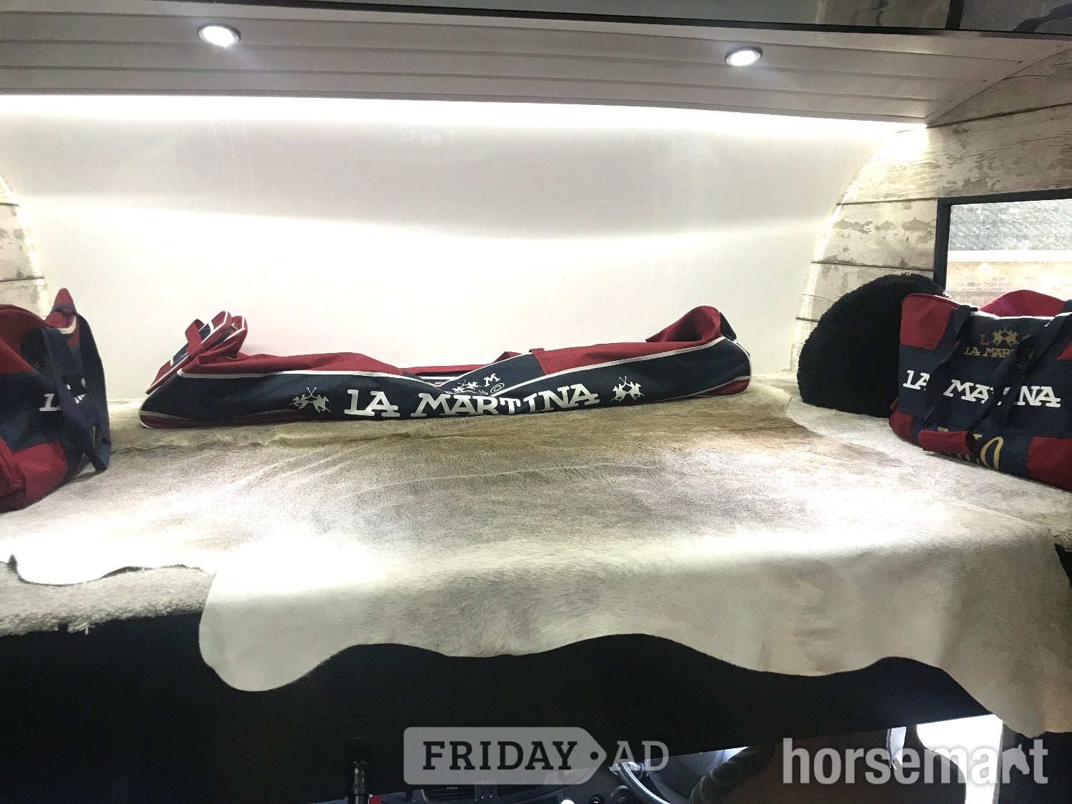 Bretherton  Iveco Horsebox - Trailers & Horseboxes in Camberley
