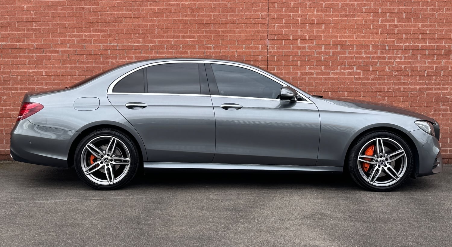 [ berth ]Mercedes-Benz E Class