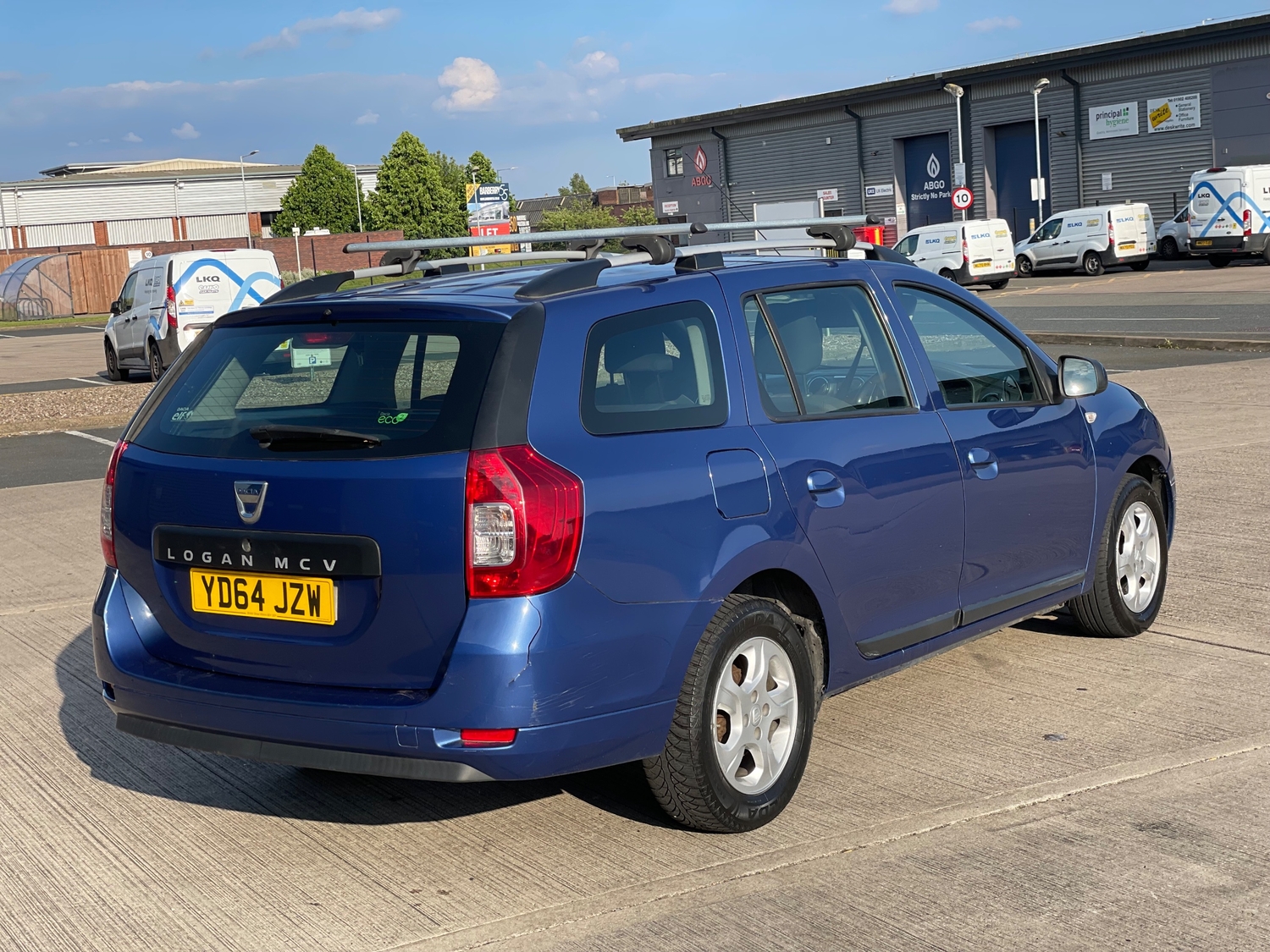 [ berth ]Dacia Logan
