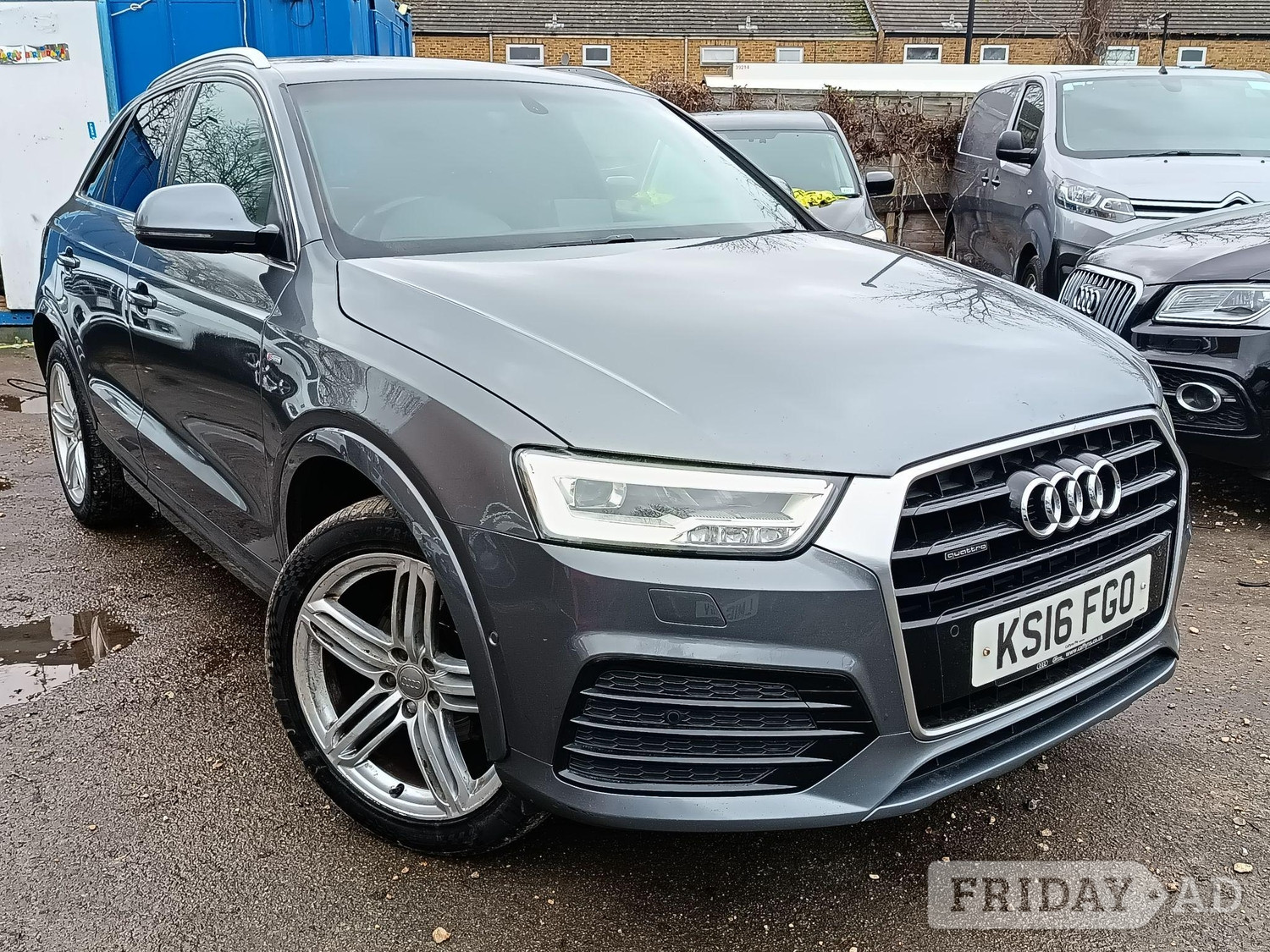 Audi Q3 2016 in Staines