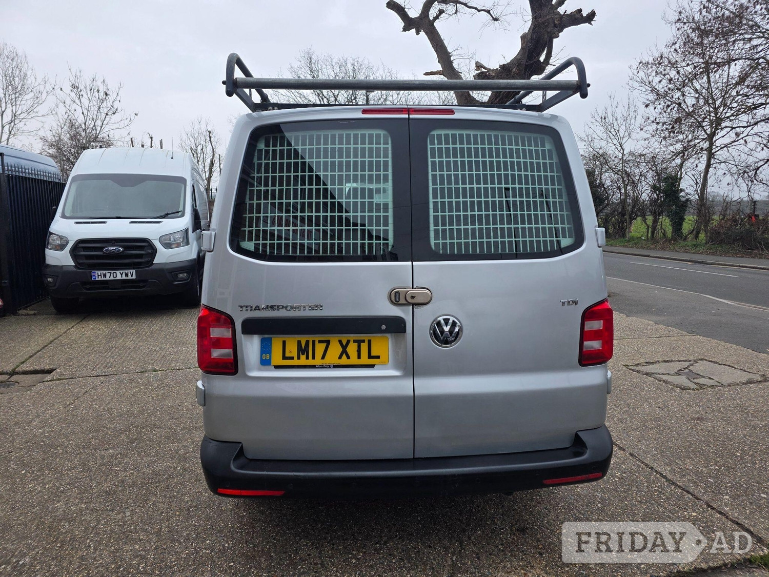Volkswagen Transporter 2017 - Vans & Commercial Vehicles in Hounslow