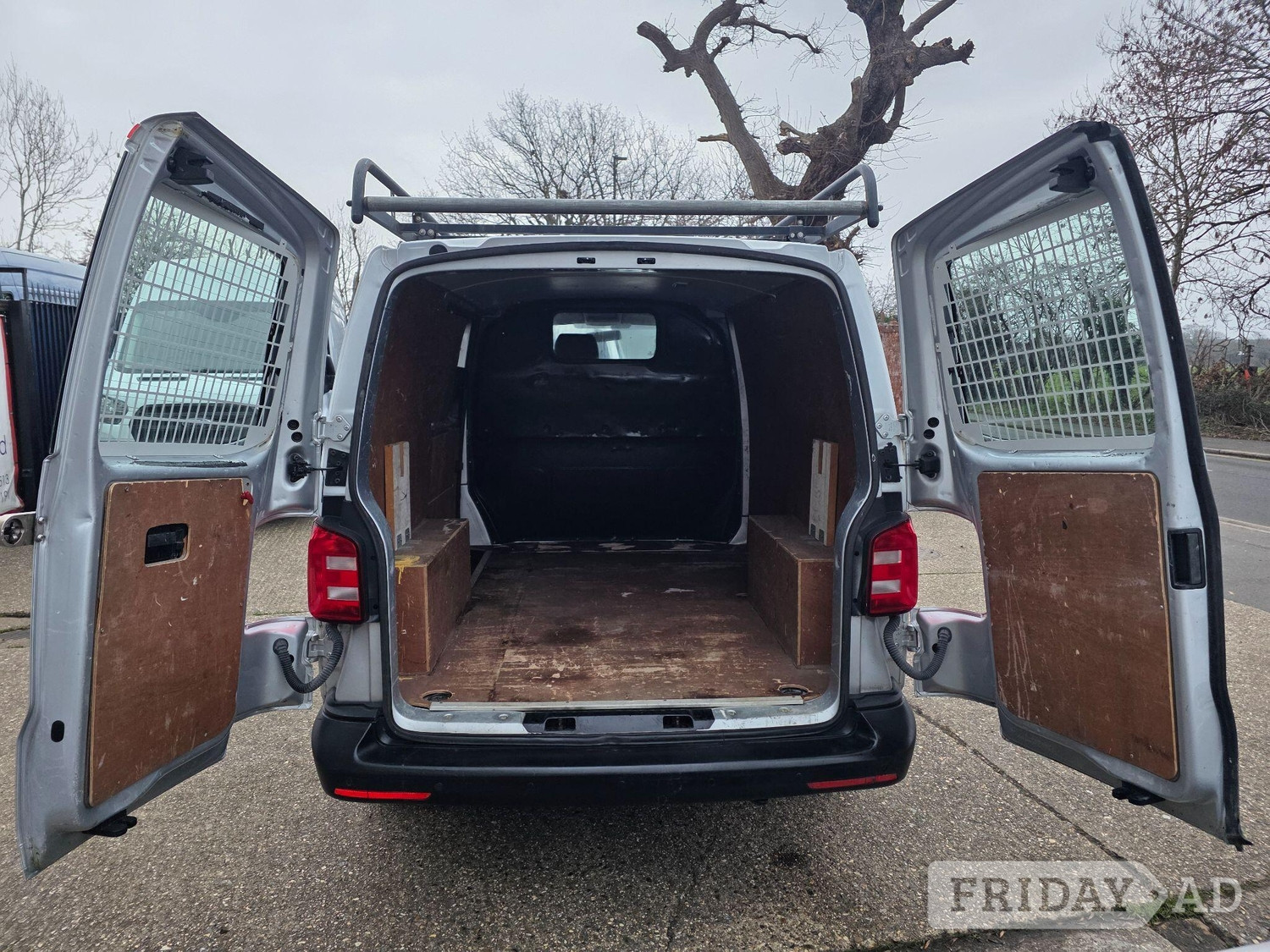 Volkswagen Transporter 2017 - Vans & Commercial Vehicles