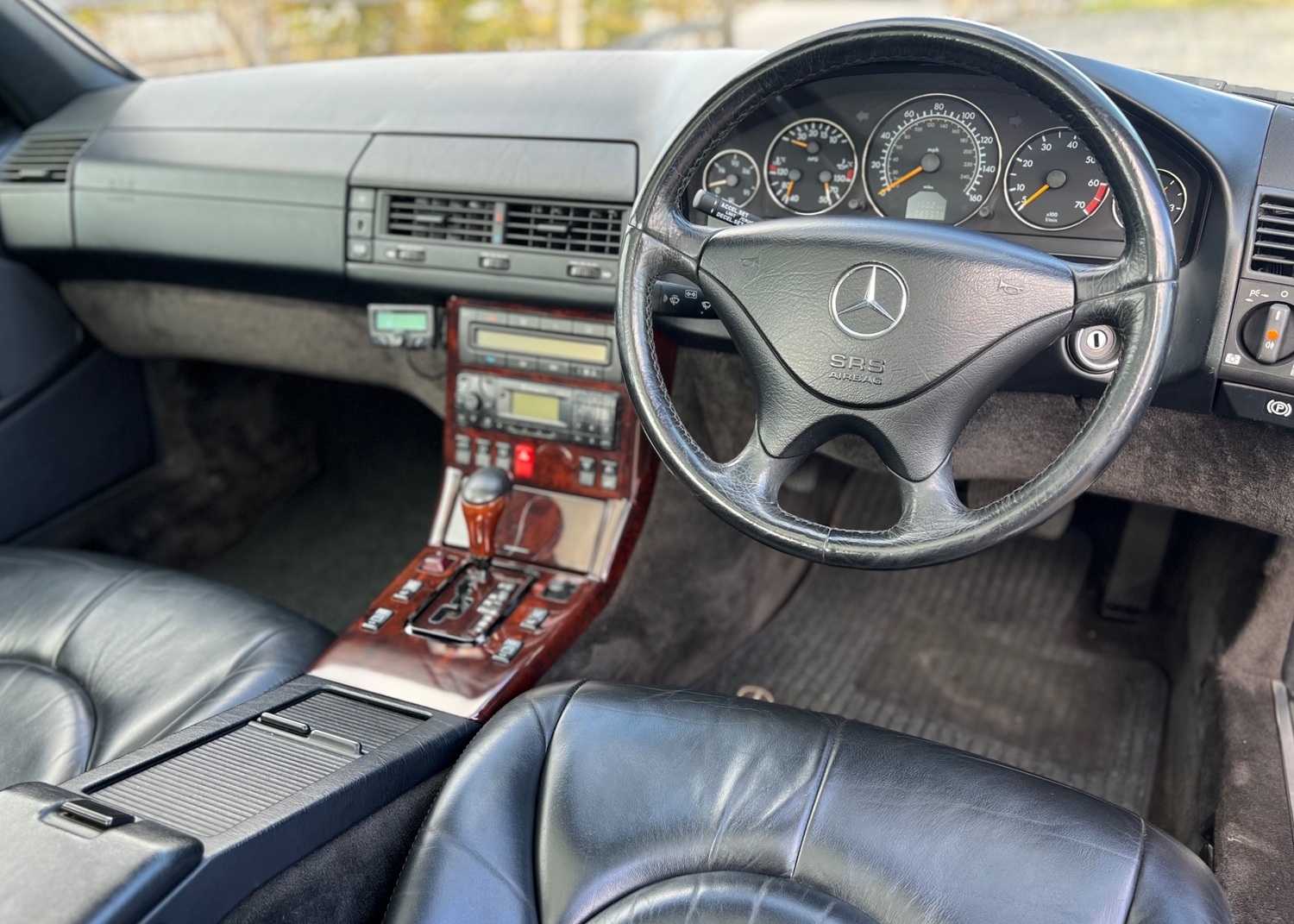 [ berth ]Mercedes-Benz SL