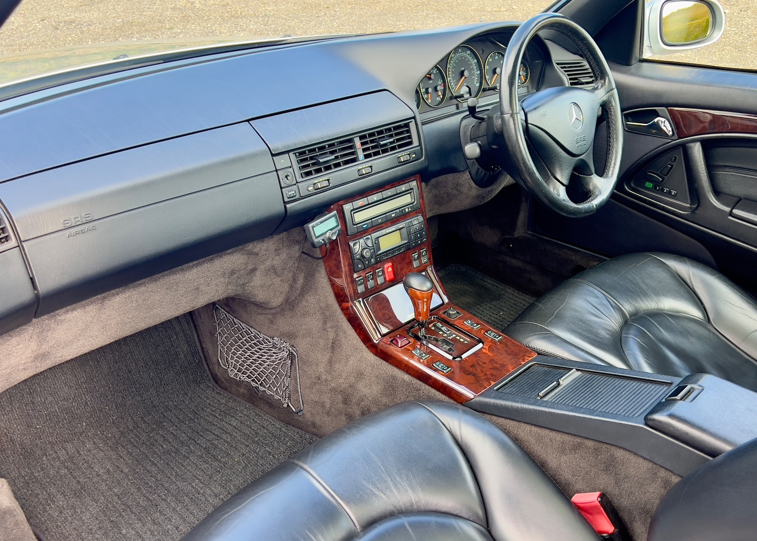 Mercedes-Benz SL 1999 - Cars in Reigate