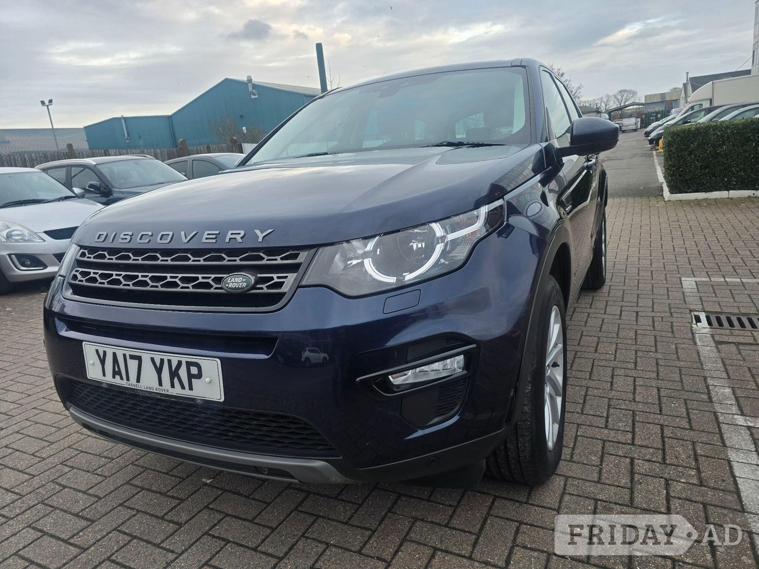 [ berth ]Land Rover Discovery Sport