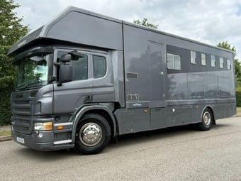Highbury  Scania 230  Horsebox