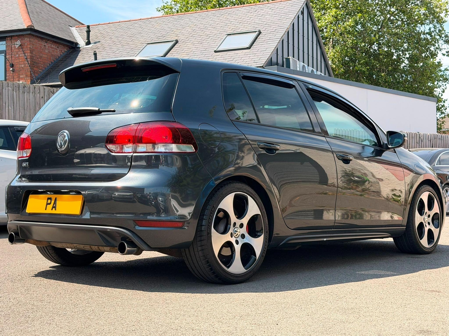 Volkswagen Golf 2010 - Cars in Wigston