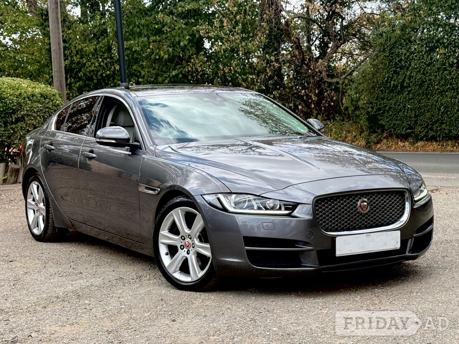Jaguar XE 2017 - Cars